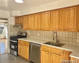 5 Louis Ave — Photo 12