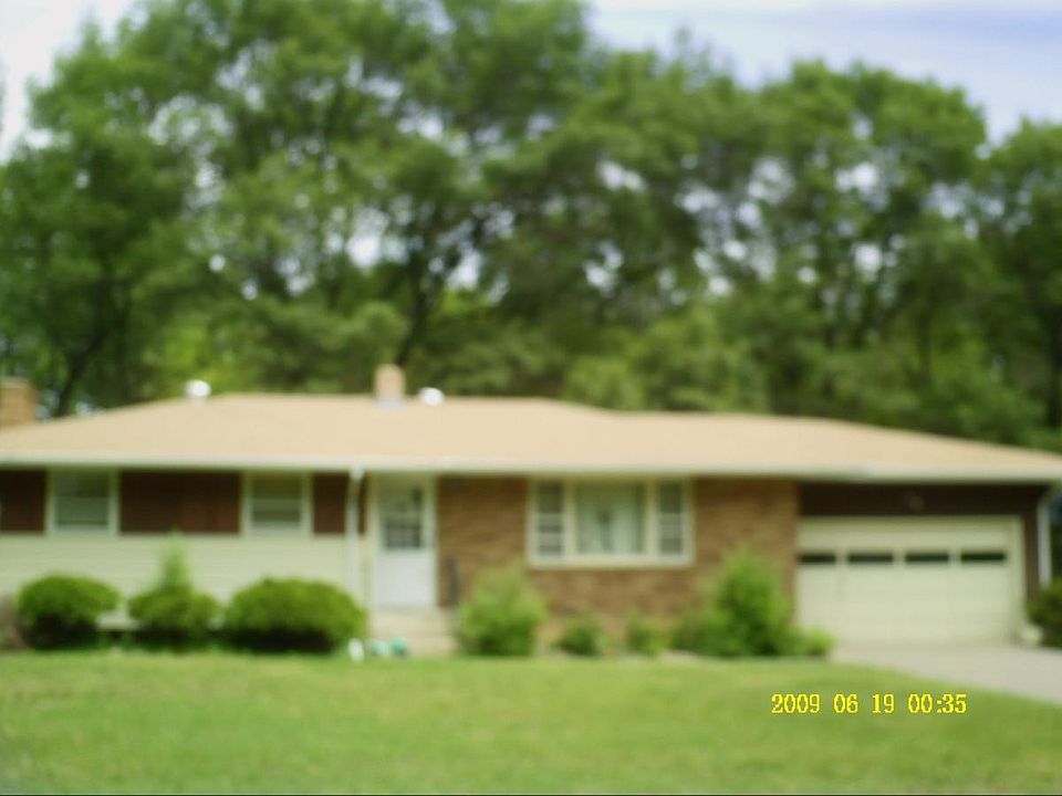 1st image of 731 Sextant Ave W