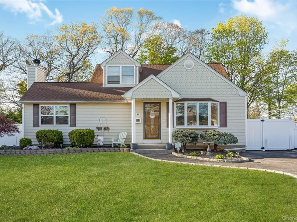 45 Beecher Avenue, East Islip, NY 11730