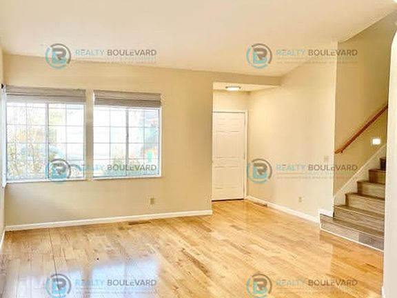 4th image of 6073 Torrington Dr