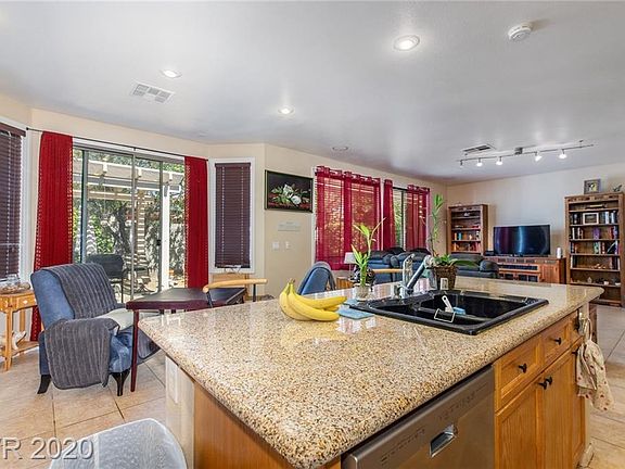 5th image of 9252 Edgeworth Pl