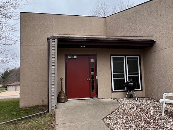 4th image of 6934 Hillcrest Ave #6