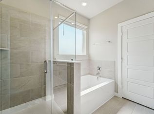 8403 Rio Spring Dr, Mont Belvieu, TX 77523