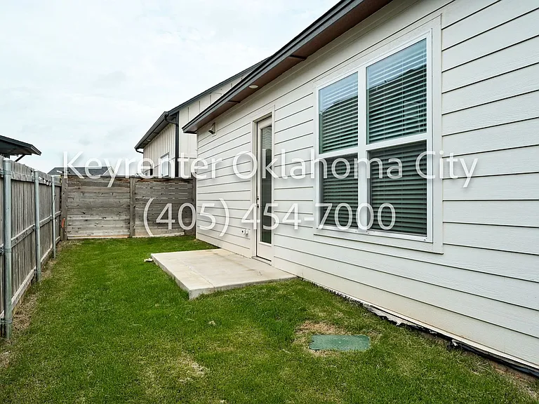 2544 NW 130th St — Photo 43