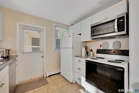 14 White Oak Ave #1 — Photo 4
