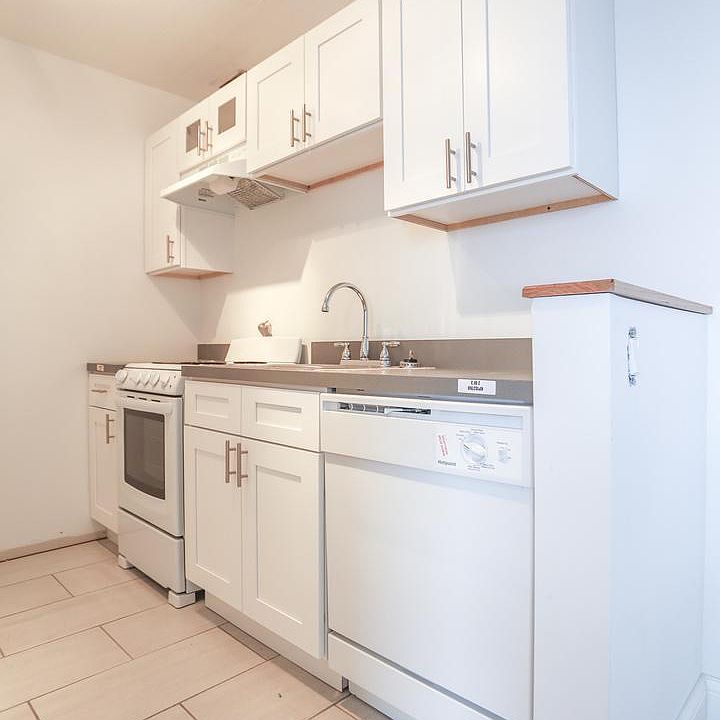 1st image of 4502 N Winchester Ave #1427