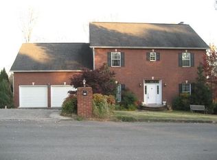 310 Orchard Knob Rd, Clinton, TN 37716