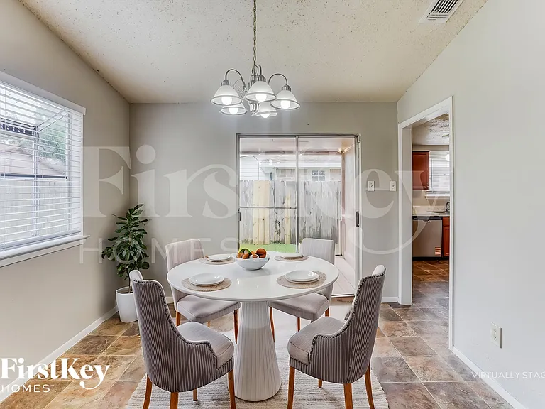 6918 Skyline Park Dr — Photo 7