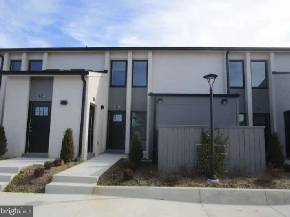 19520 Village Walk Dr #104, Montgomery Village, MD 20886