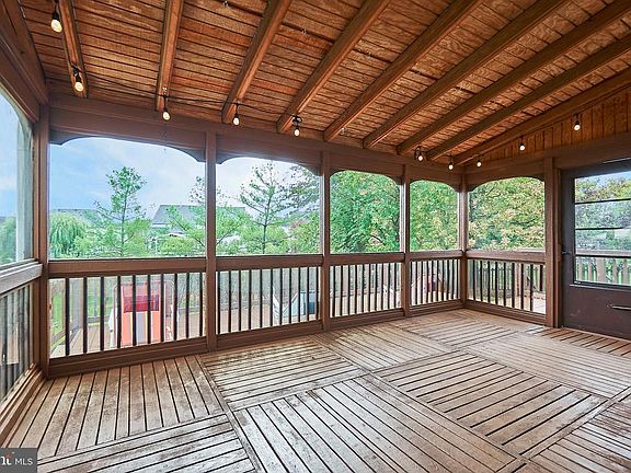 Rear Screened Porch