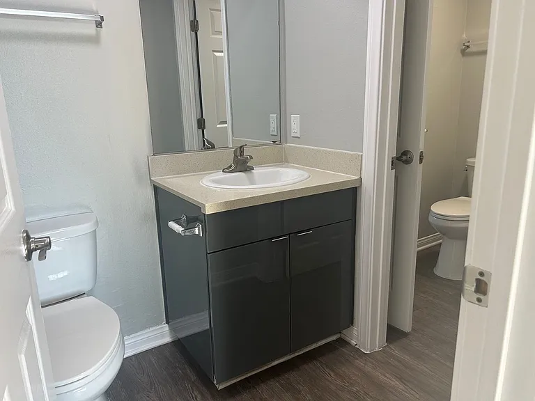 Villa Del Sol Apartments — Photo 78