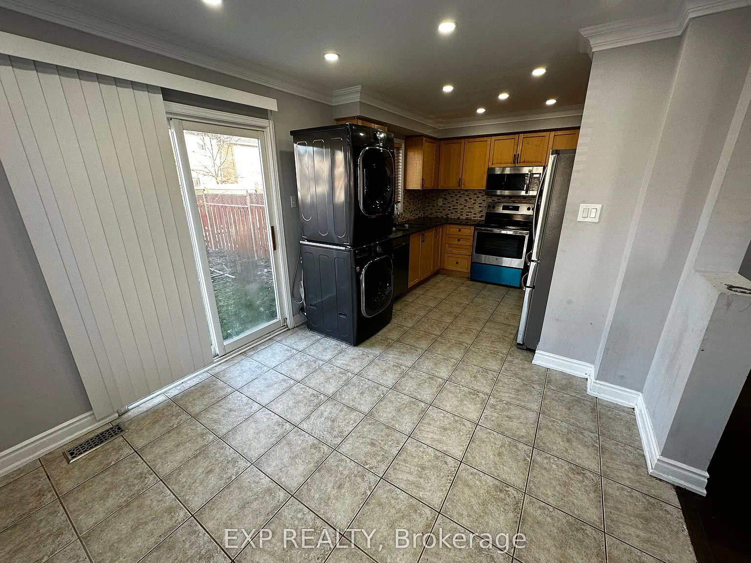 4 bed, $3,500 — Photo 1