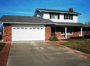 7308 Aqua Isle Dr, Clay, MI 48001