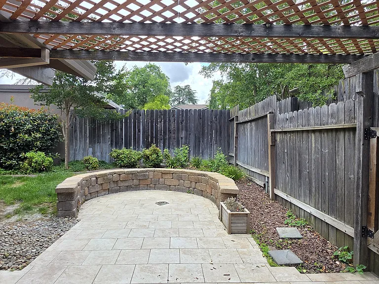 4336 Fair Oaks Blvd — Photo 32
