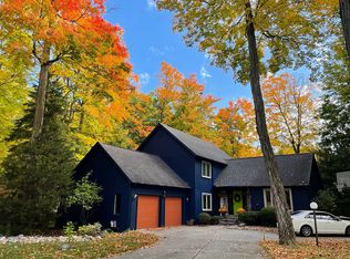 1812 Cottonwood Rd, Holt, MI 48842