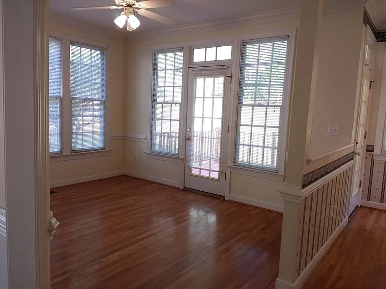 208 Parkroyale Ln — Photo 5