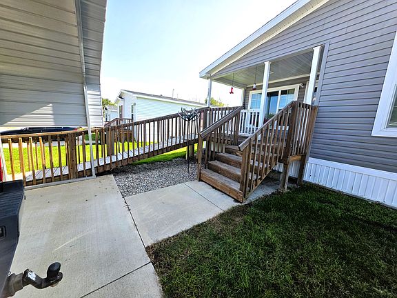 4th image of 517 Laurel Ct #215