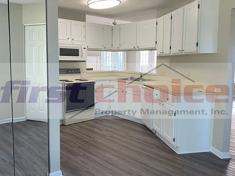 1750 Ridgefield Ct — Photo 11