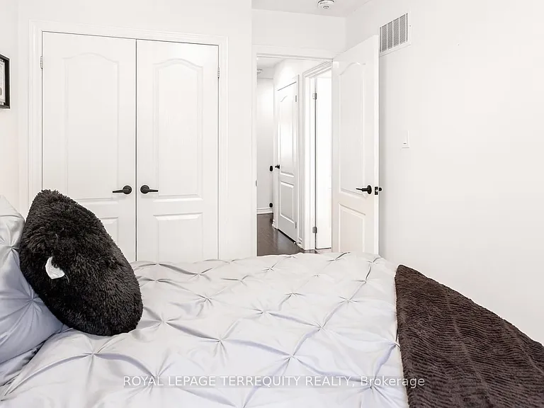 10 Deneb St — Photo 22