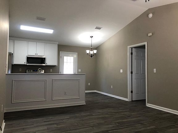 3rd image of 16 Mohawk Trl