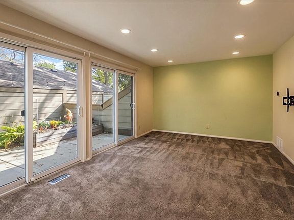 5th image of 175 N Glengarry Dr APT B