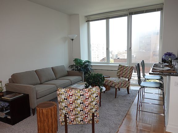 3rd image of 1510 Lexington Ave APT 11F
