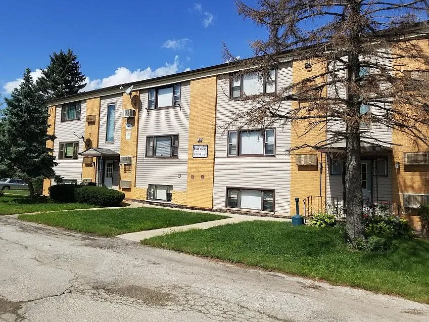 1039 Warner Ave photo 1