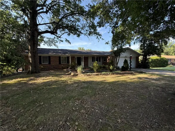 1612 Brentwood Dr, Harrison, AR 72601