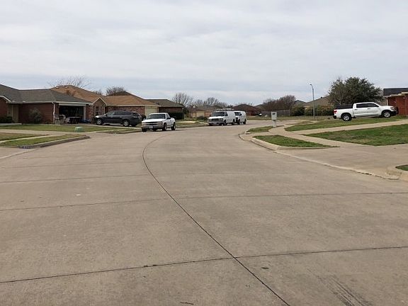 4th image of 815 Cumberland Dr