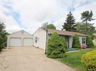 12 Crestwood Rd, Ansonia, CT 06401