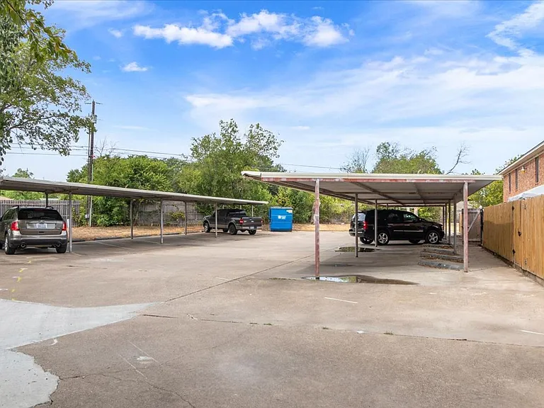 214 Romana Cir #E — Photo 6