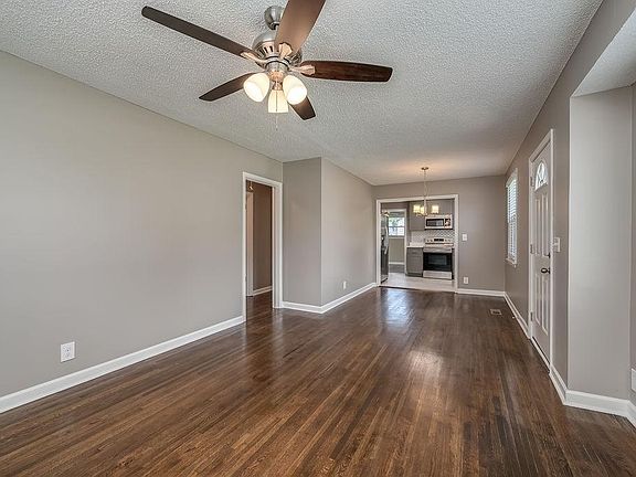 Front living space
Dining
Kitchen