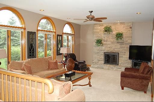 5th image of 16959 Pineview Dr