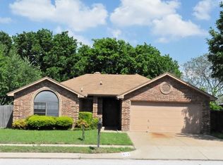 813 Parkwest Blvd, Saginaw, TX 76179
