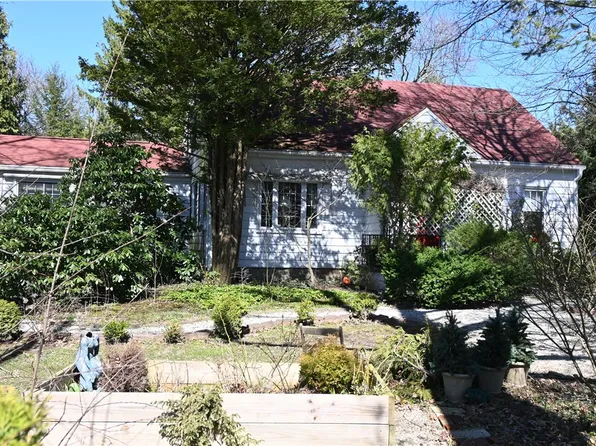 306 W Plum St, Edinboro, PA 16412