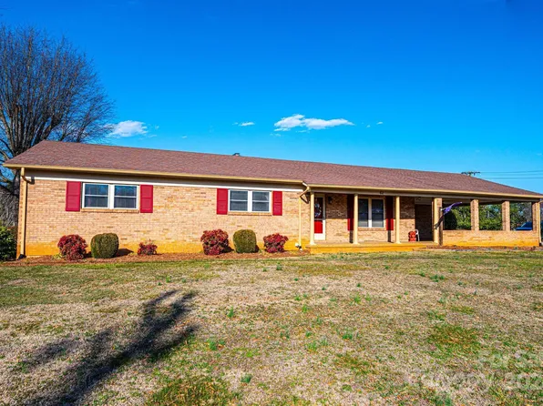 62 39th St NW, Hickory, NC 28601