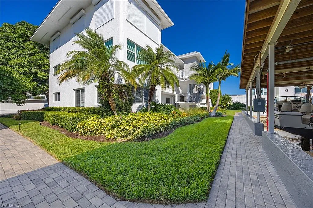 2 bed, 2.0 bath, 1350 sqft, $8,250 — Photo 1