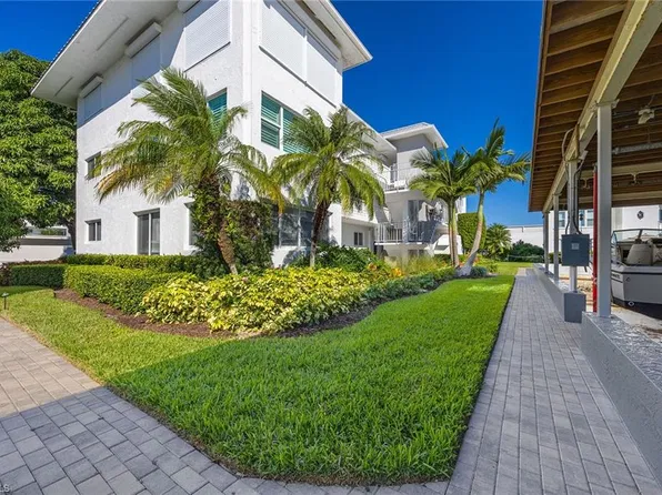 1100 8th Ave S APT 328H, Naples, FL 34102
