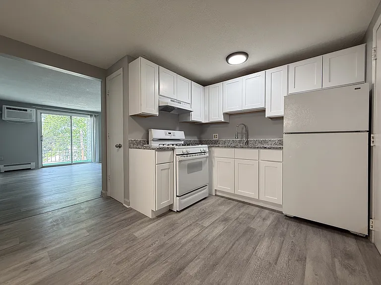 Delmont Estates — Photo 25