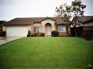 1008 Bluestone River Way, Bakersfield, CA