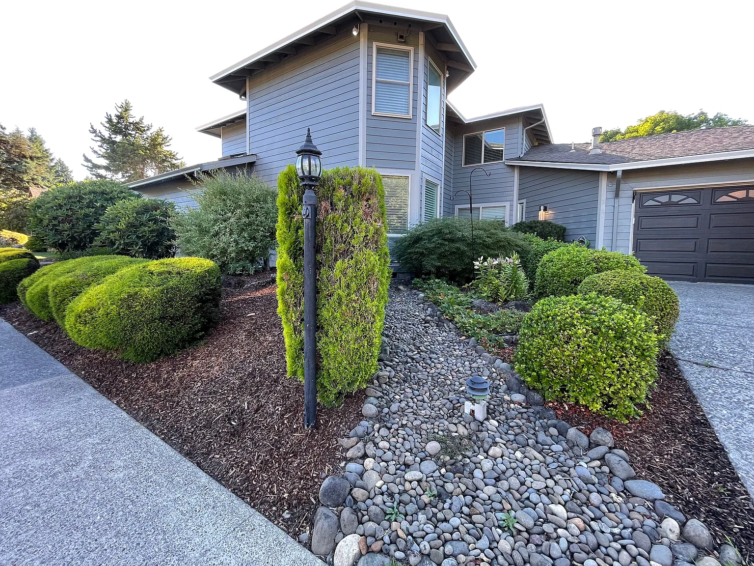 3 bed, 2.5 bath, 2460 sqft, $3,200 — Photo 4