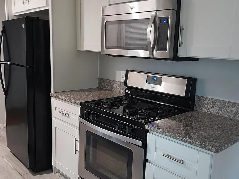 417 E Walnut Ave #A — Photo 5