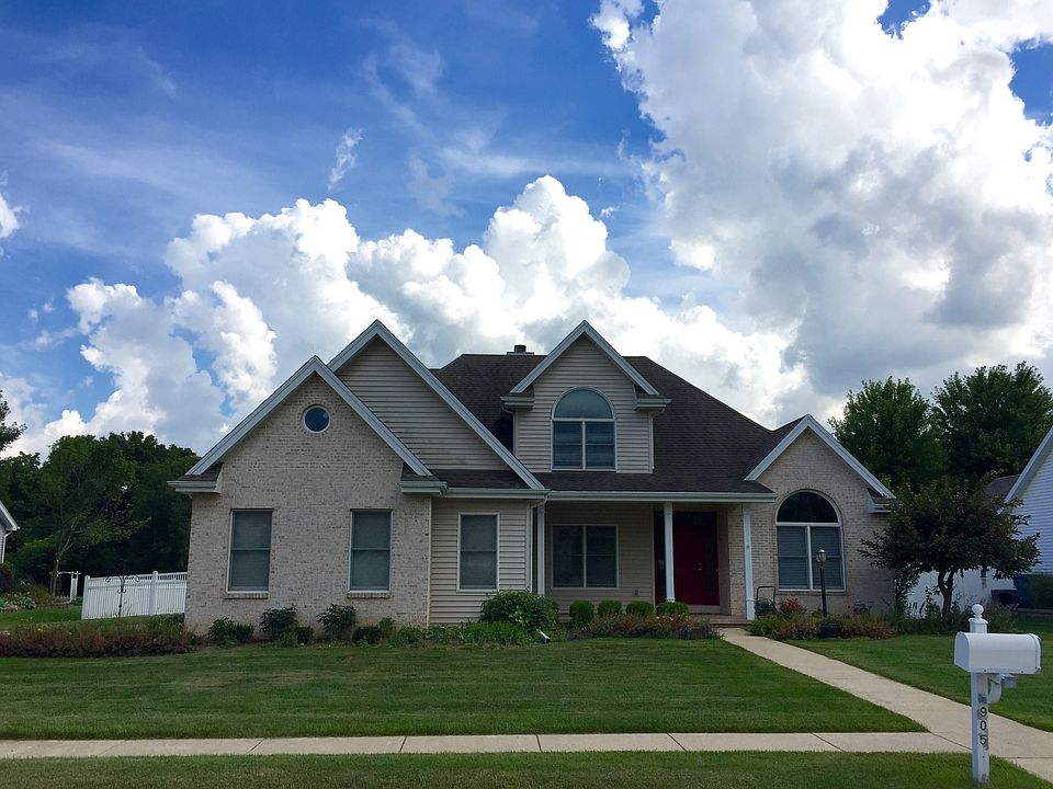 1st image of 905 Percy Dr