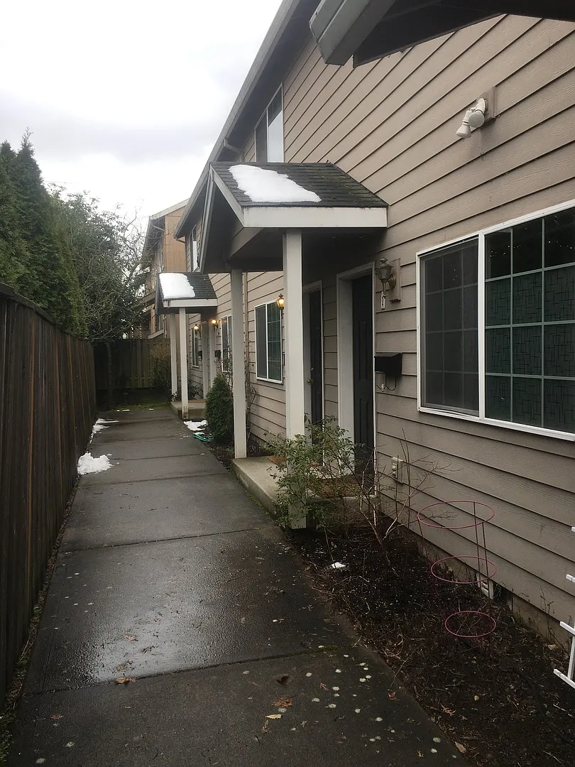 LEWIS-8046 — Photo 3