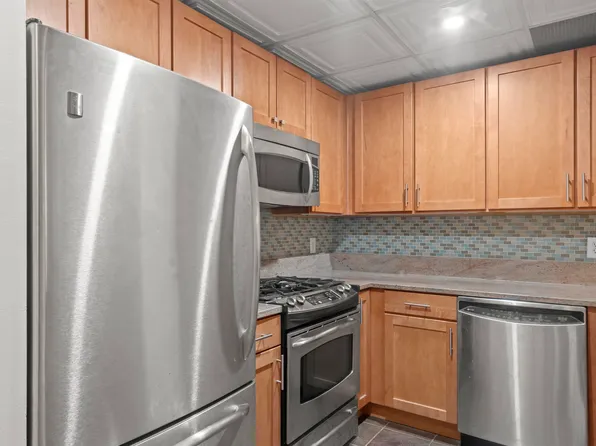 187 Wayne Street image 13 of 50