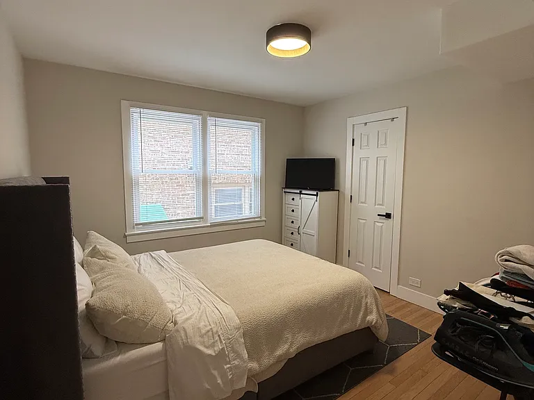 2607 W Rascher Ave #1 — Photo 12