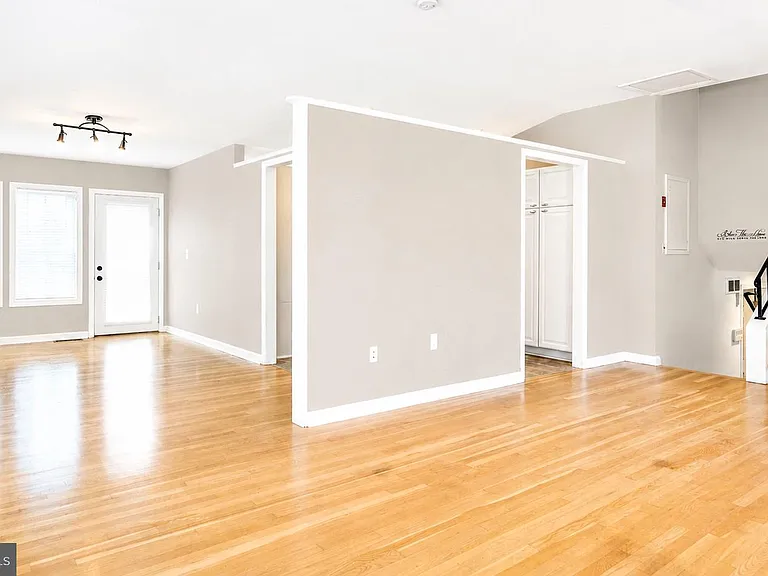 10827 Charles Dr — Photo 4
