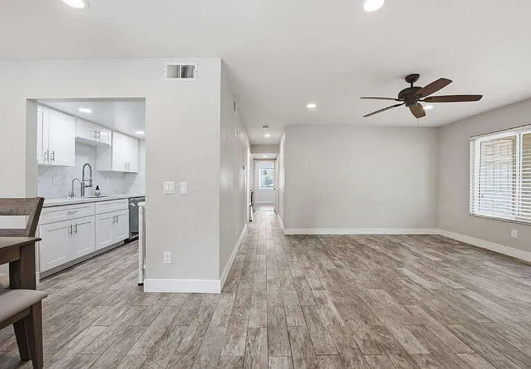 633 R Ave #35 — Photo 3