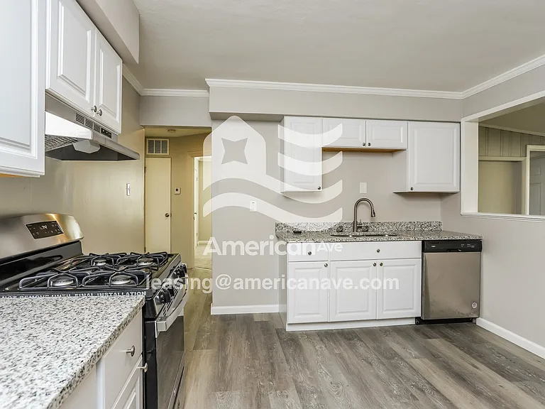 925956_009_wm_-_kitchen_13214301.jpg