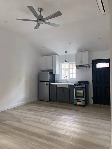 1521 Ramona Ave Photo 1